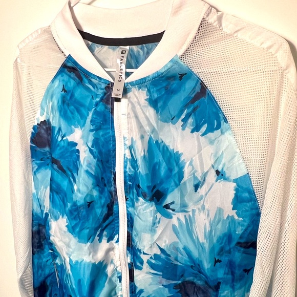 152. NWOT Fabletics floral mwah light layering jacket SZ US M medium - Picture 4 of 6